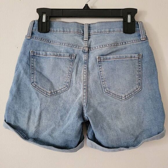 Old Navy Curvy Cuffed Shorts 0 - Picture 2 of 5